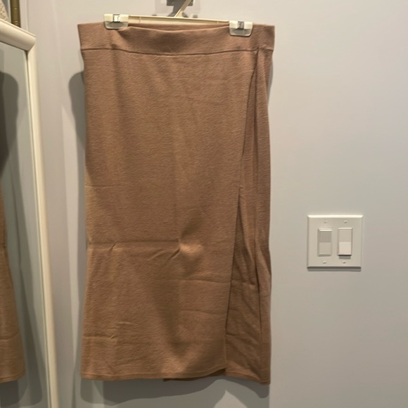 Banana Republic Dresses & Skirts - Banana Republic Midi Sweater Skirt